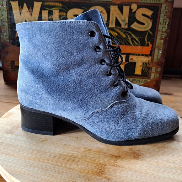 Vintage Ankle Boots, Women Size 7.5, Blue Suede Shoes, Regency, Regence, 1980s - Picture 4 of 10